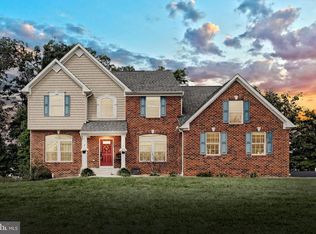 4261 Grandview Rd, Hanover, PA 17331