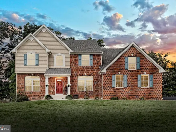4261 Grandview Rd, Hanover, PA 17331