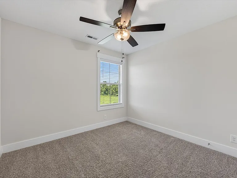 393 Frontier Dr — Photo 26
