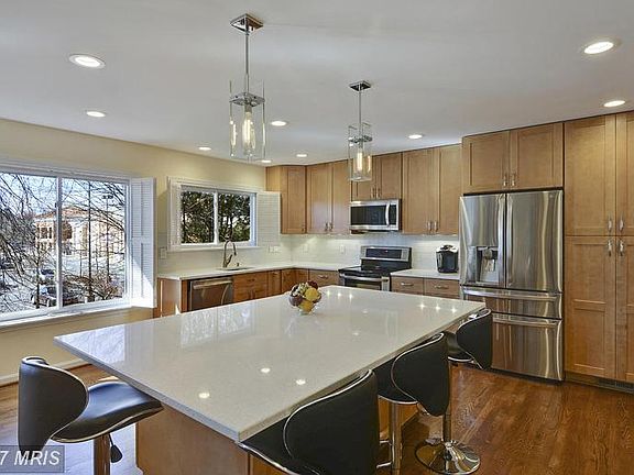 2nd image of 2812 Oakton Manor Ct