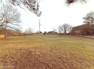 Rolling Meadows Dr, Jackson, MS 39211