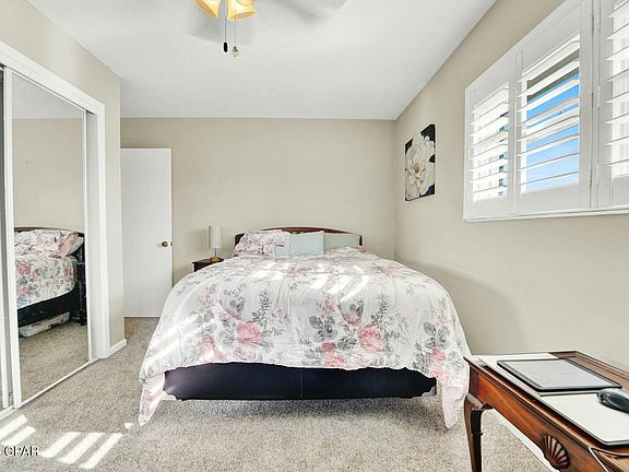 5th image of 214 S Charlene Dr