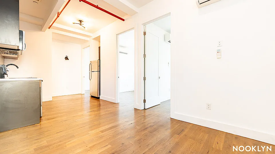 238 Pulaski St #2B