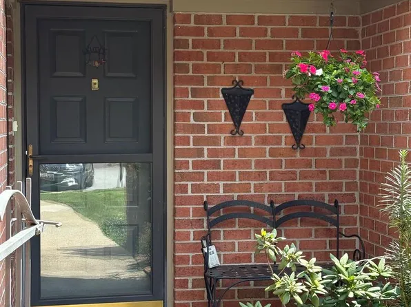 5 Oakridge Ct, Lutherville Timonium, MD 21093