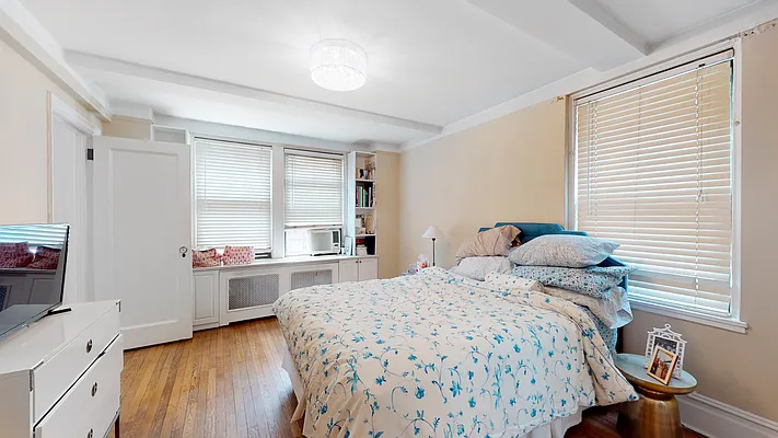 Sold by Upton Realty Group | media 15