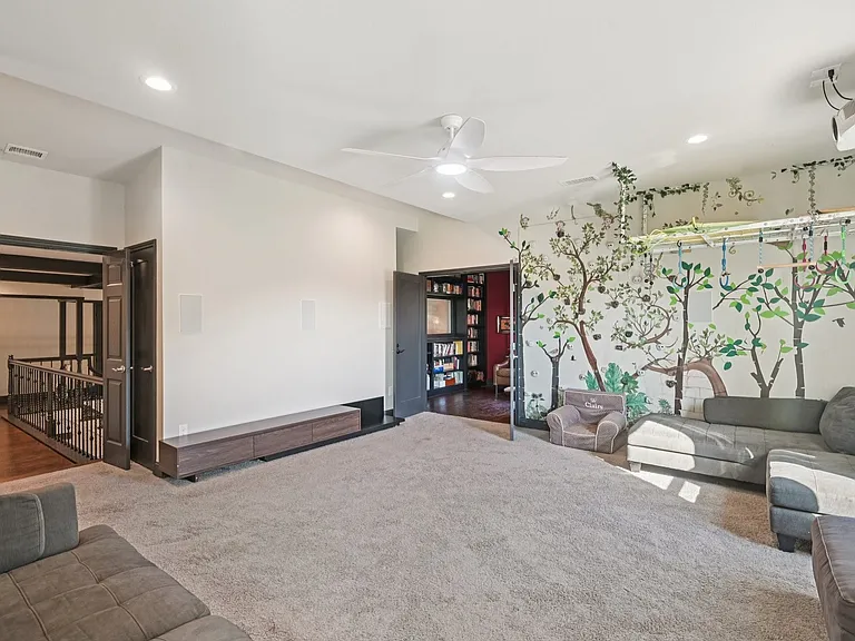 5 Woodlands Ct — Photo 32