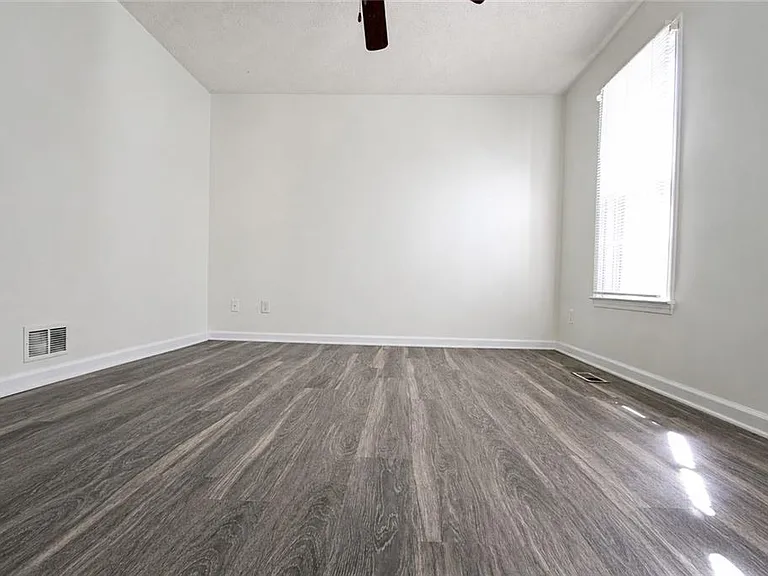 818 Springlake Rd — Photo 23