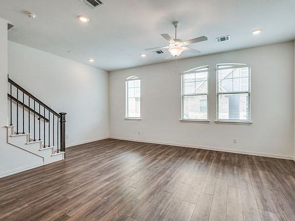 4th image of 4417 Ward St