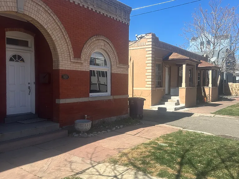 920 33rd St — Photo 1