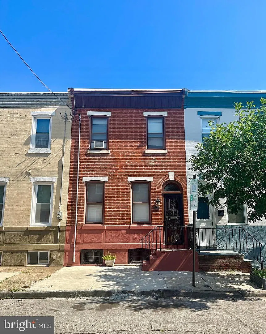 3 bed, 1200 sqft, $2,500 — Photo 1