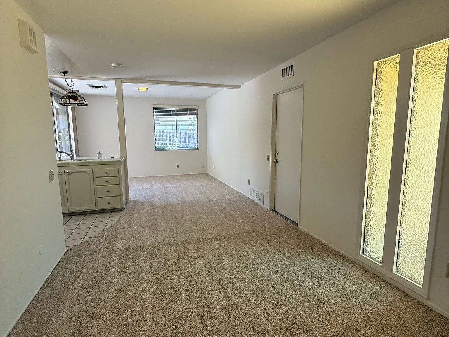 2 bed, 1092 sqft, $2,800 — Photo 2