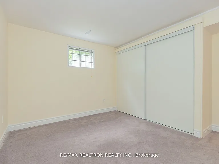 129 Sexton Cres #LOWER — Photo 6