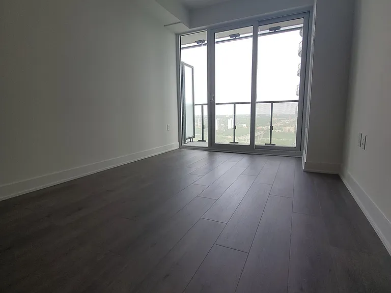 575 Bloor St E #2905 — Photo 2