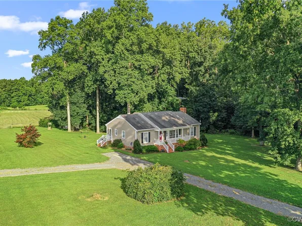 727 Brizendine Ln, Dunnsville, VA 22454