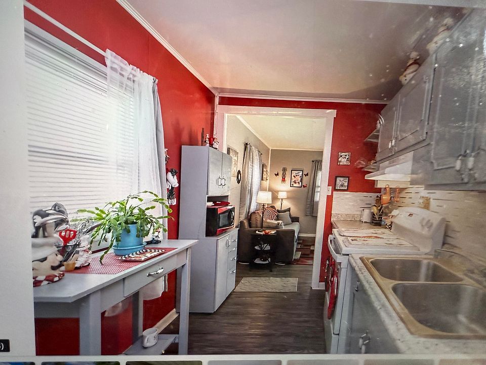 2nd image of 602 Emerson Dr