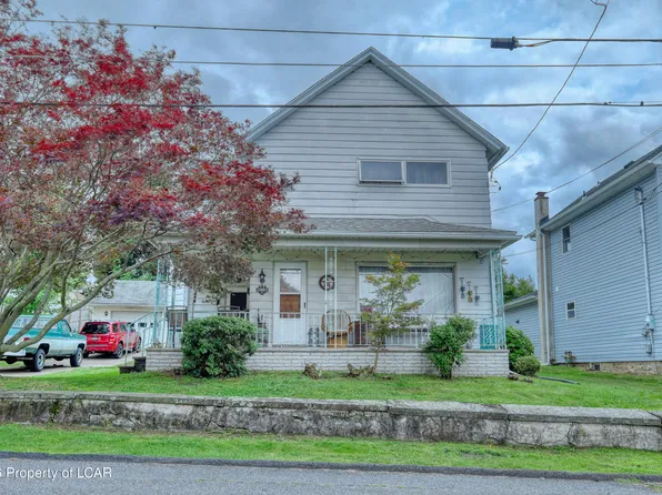 139 W Line St, Olyphant, PA 18447