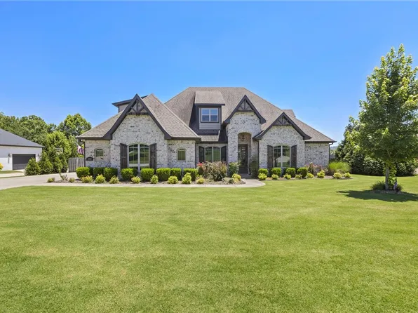 2357 Riverwater Ln, Fayetteville, AR 72703