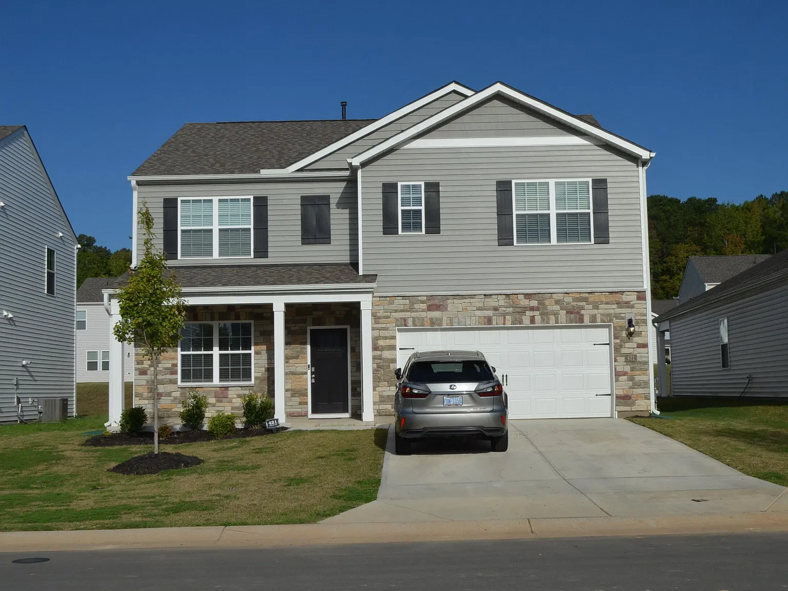 5 bed, 3.0 bath, 2600 sqft, $2,500 — Photo 1