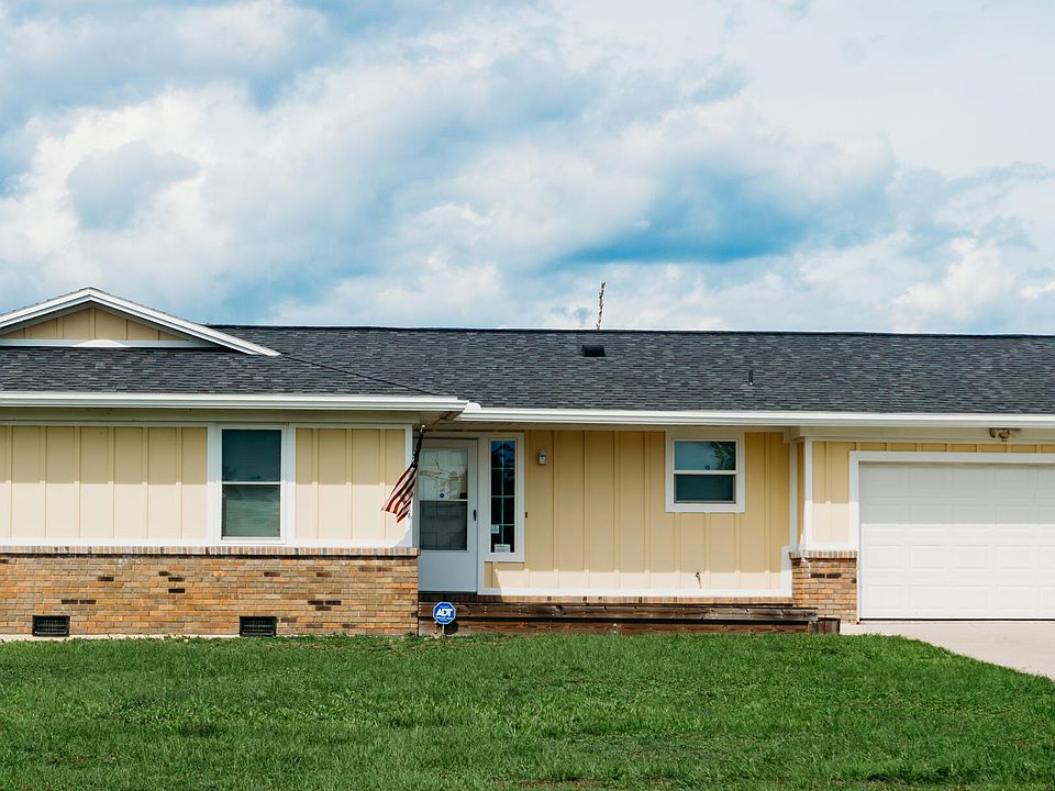 1st image of 1427 W Park Ln
