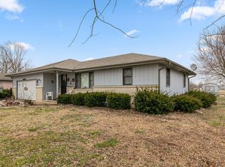 532 Division St, Sparta, MO 65753