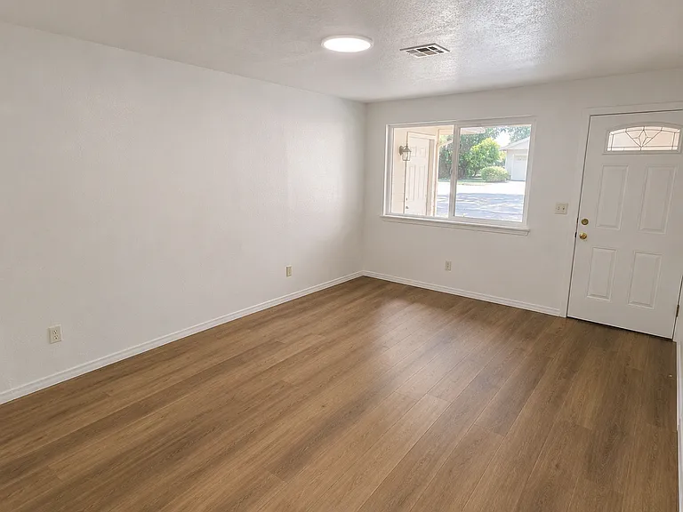 2054 S Division Ave — Photo 5