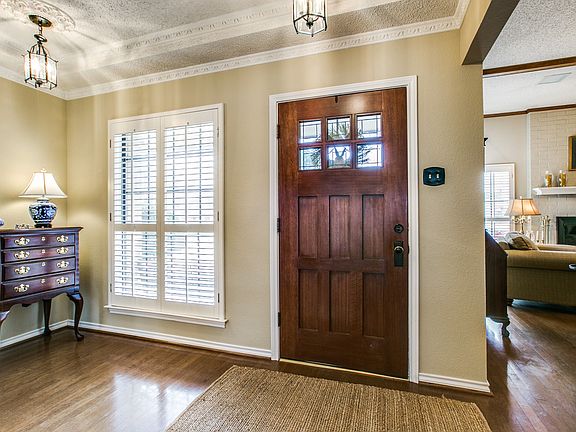 4th image of 1203 Briarmeade Dr