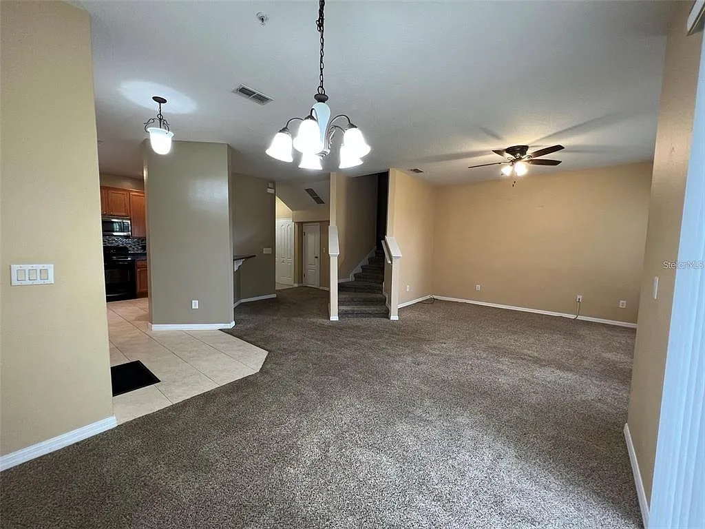 3 bed, 2.5 bath, 1595 sqft, $2,200 — Photo 2
