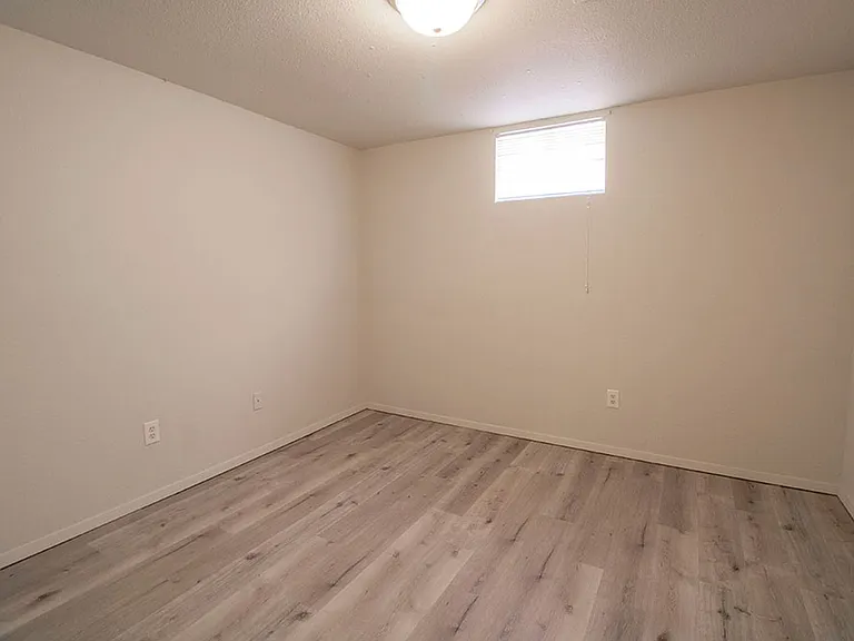 1005 W Ash St — Photo 27