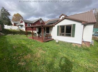 38 2nd St W, Saint Albans, WV 25177