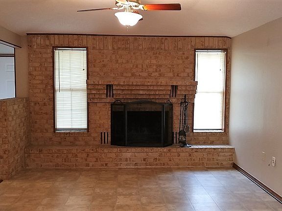 3rd image of 142 Forest Dr