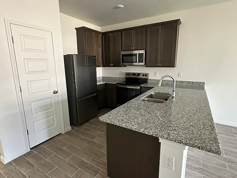 901 SW Itchgrass Br #B — Photo 7