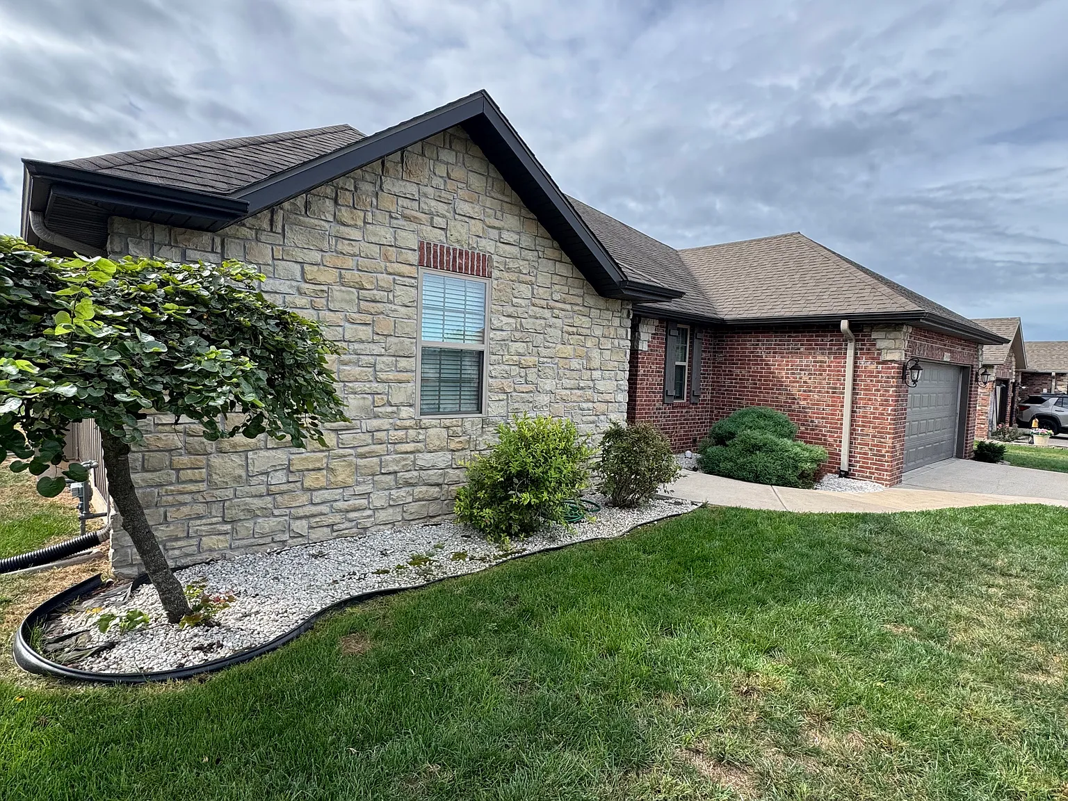 4 bed, 1862 sqft, $2,100 — Photo 2