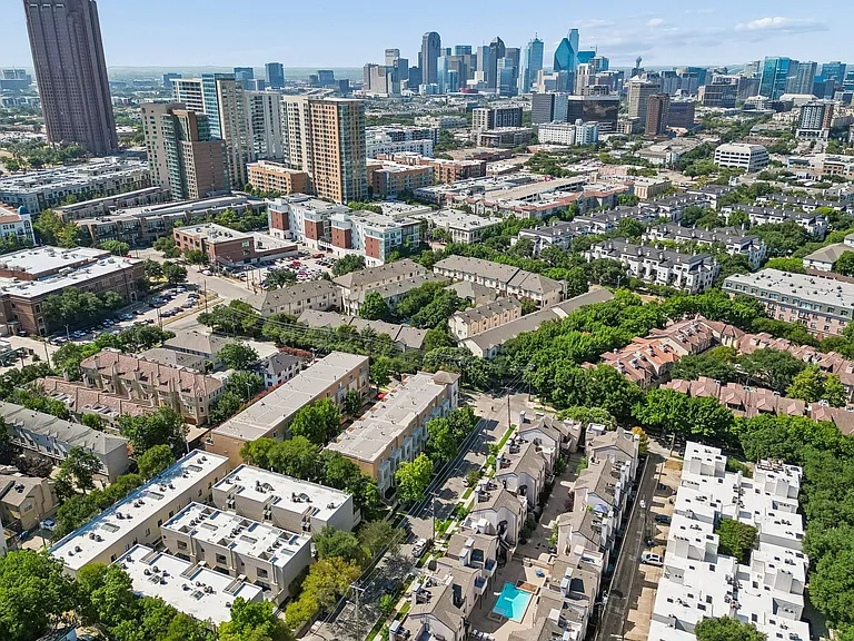 3901 Travis St #100 — Photo 30