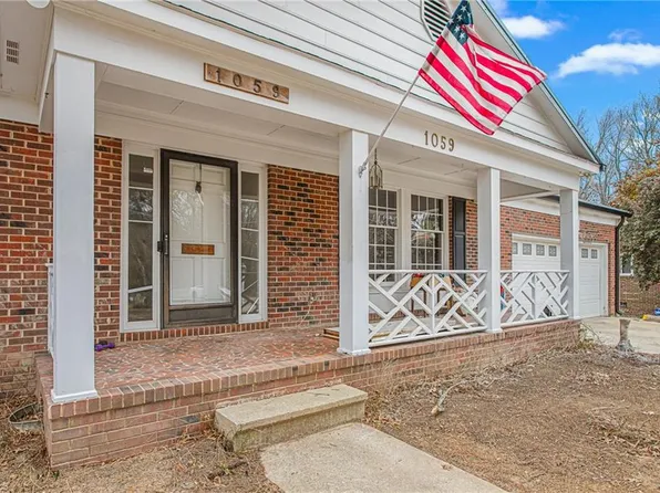 1059 Indian Valley Dr, Burlington, NC 27217