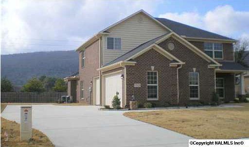 3rd image of 7512 Parktrace Ln SE