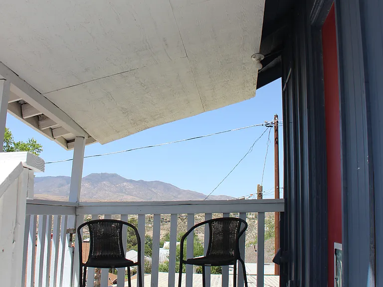 Porch with a great view of Globe