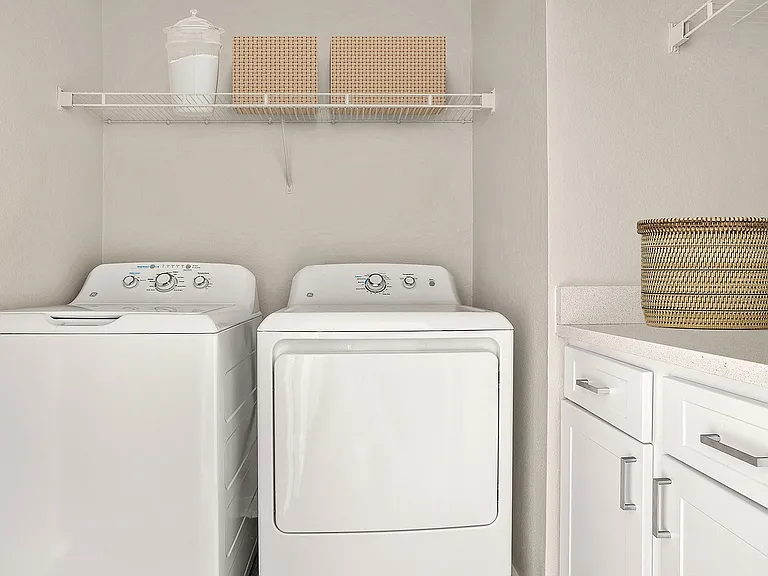 C243030_VerandaAtCenterField_1b1bROI_Laundry_01