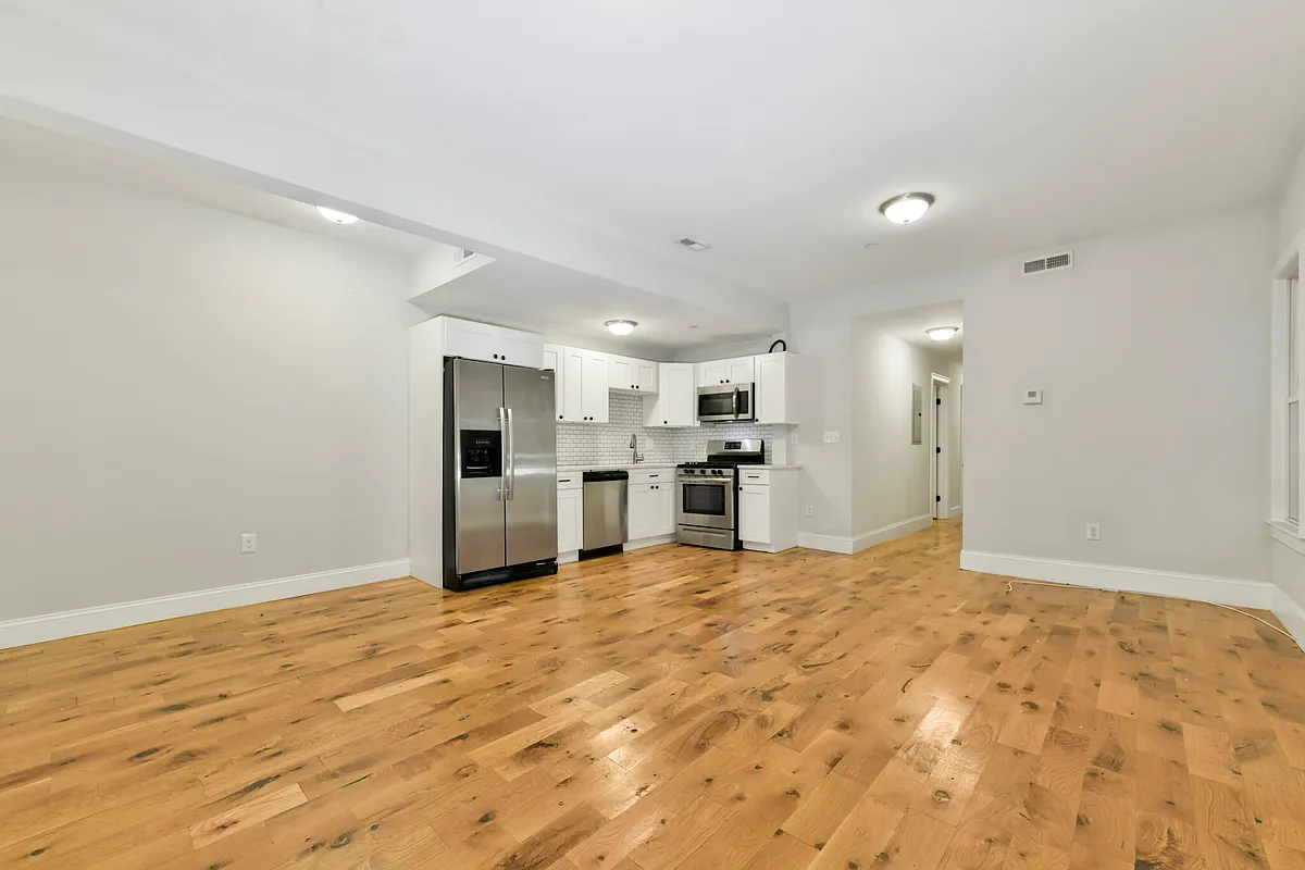 Building Photo - 322 Saratoga St #1