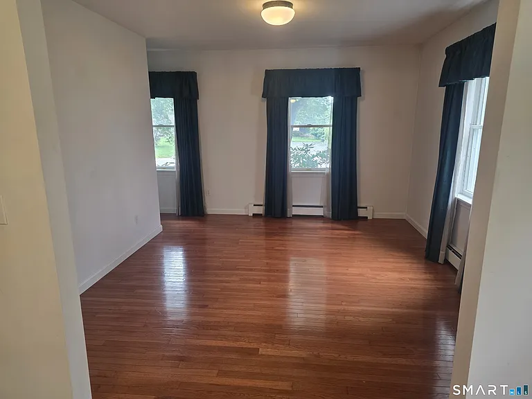 15 Elizabeth Dr — Photo 7