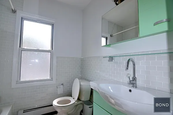 Rented by Bond New York | media 21