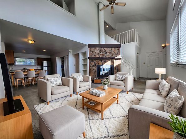 1140 Magic Lamp Way APT A