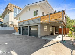 1604 E St, Anchorage, AK 99501