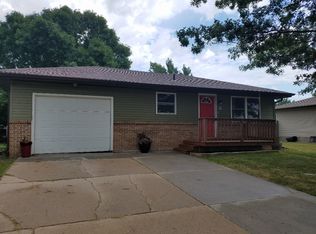 1302 N Pennsylvania Ave, York, NE 68467