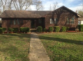 104 SW 2nd St, Corning, AR 72422
