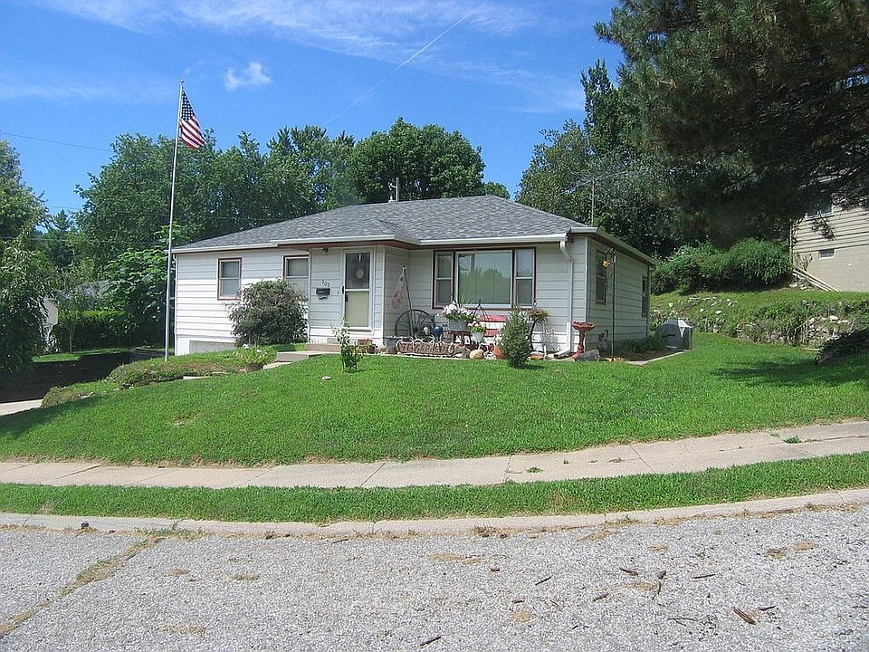 1st image of 102 Louise Ave