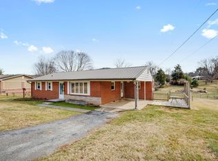 606 Pine Ridge Rd, Johnson City, TN 37601