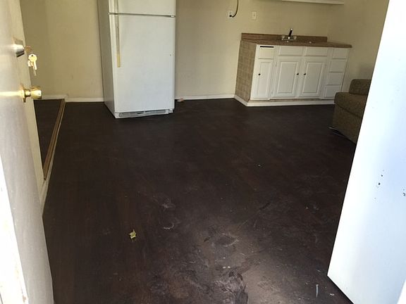 5th image of 215 Jackson Ave