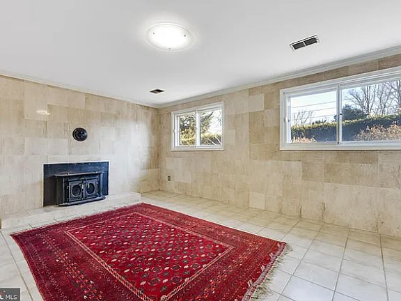 4th image of 7565 Kingman Dr #1