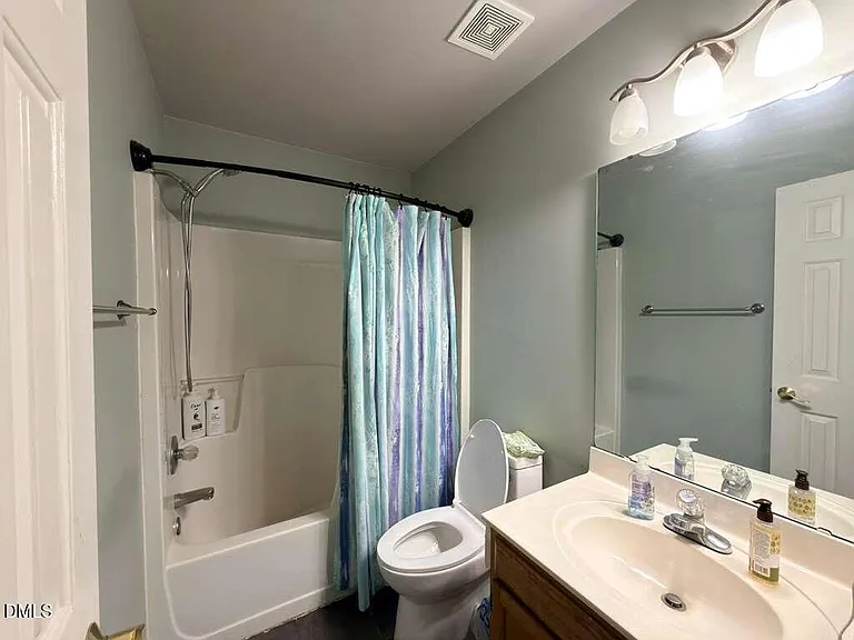 109 E Seve Ct — Photo 24