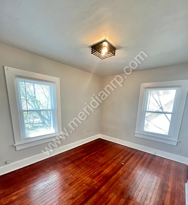 1155 Kinsmoor Ave #2